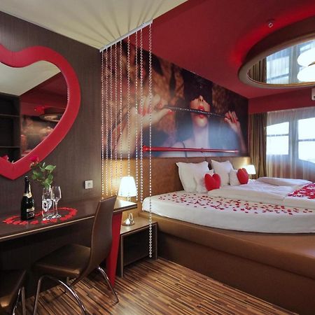 Hotel Corvin Gyula Exteriör bild
