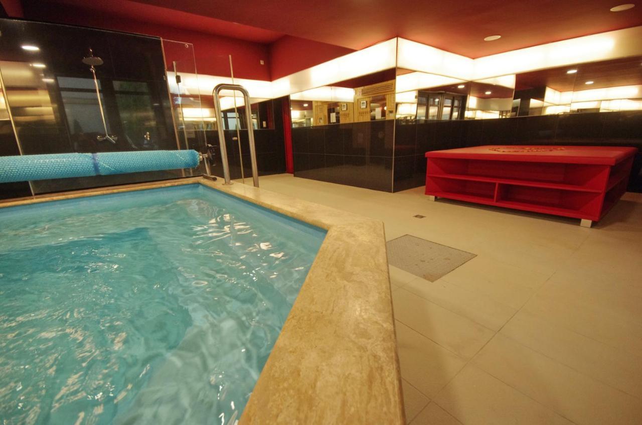 Hotel Corvin Gyula Exteriör bild